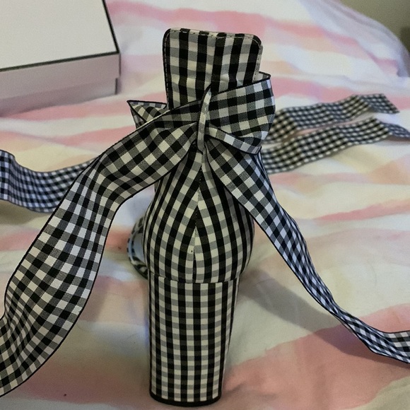 NWT Guess black and white gingham shoes - Picture 5 of 7